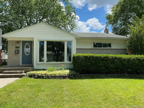 1232 N Selfridge Blvd, Clawson, MI 48017