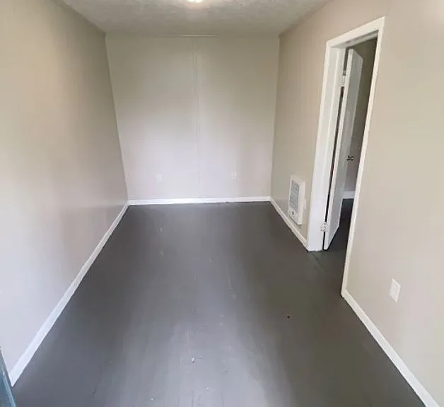 605 Durden St — Photo 6