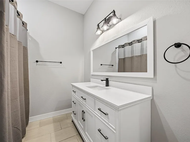 6723 Parker Oaks Ln — Photo 13