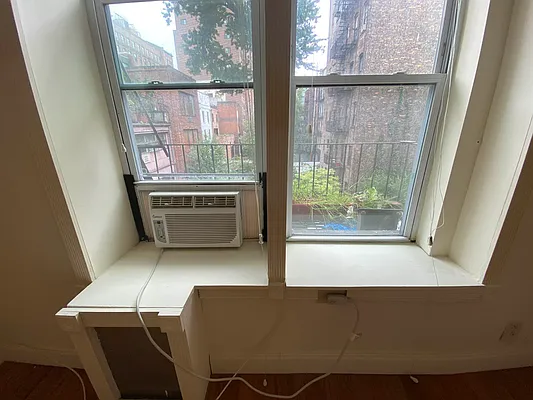 Rented by Urban Real Estate Property Group Inc | media 21