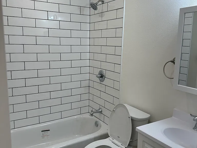 1037 S Vermont Ave #2 — Photo 4