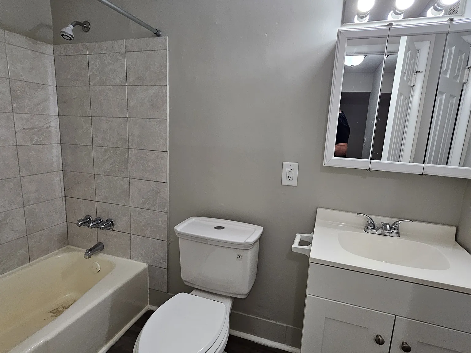 1 bed, $1,275 — Photo 2