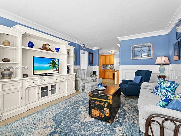 2nd image of 1480 Euclid Ave APT 201