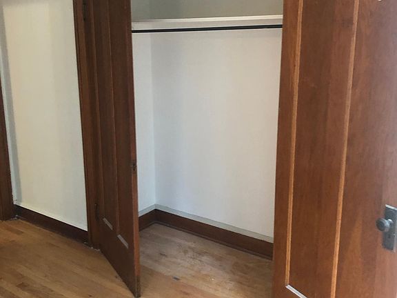 4th image of 3237 W Grace St #1