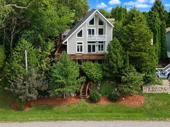 15420 Jennings Rd, Fenton, MI 48430