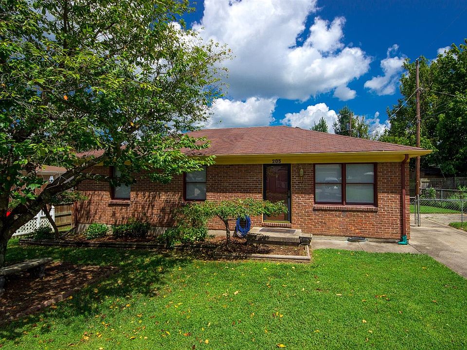 1st image of 205 Chrisman Ln