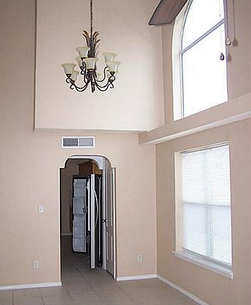 3rd image of 3900 Tierra Aurora Dr