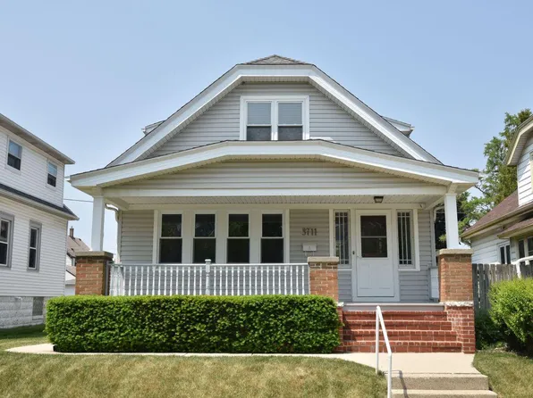 3711 South Iowa AVENUE, Saint Francis, WI 53235