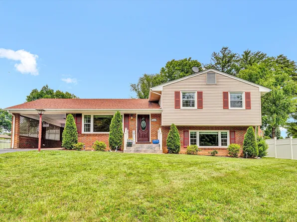 2604 McVitty Rd, Roanoke, VA 24018