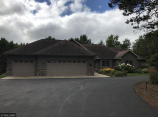 1616 Saint Andrews Pl, New Richmond, WI 54017