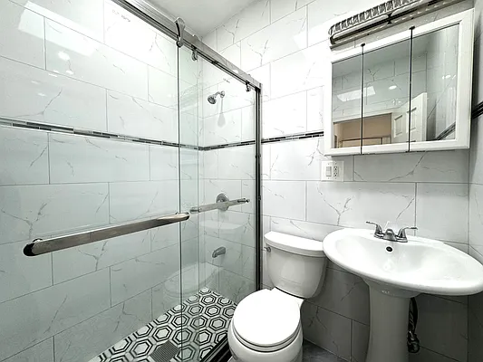 Rented by Virtual Real Estate | media 10