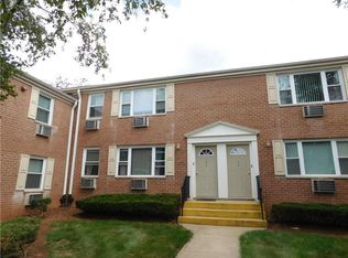 21 York Dr APT 3B, Edison, NJ 08817