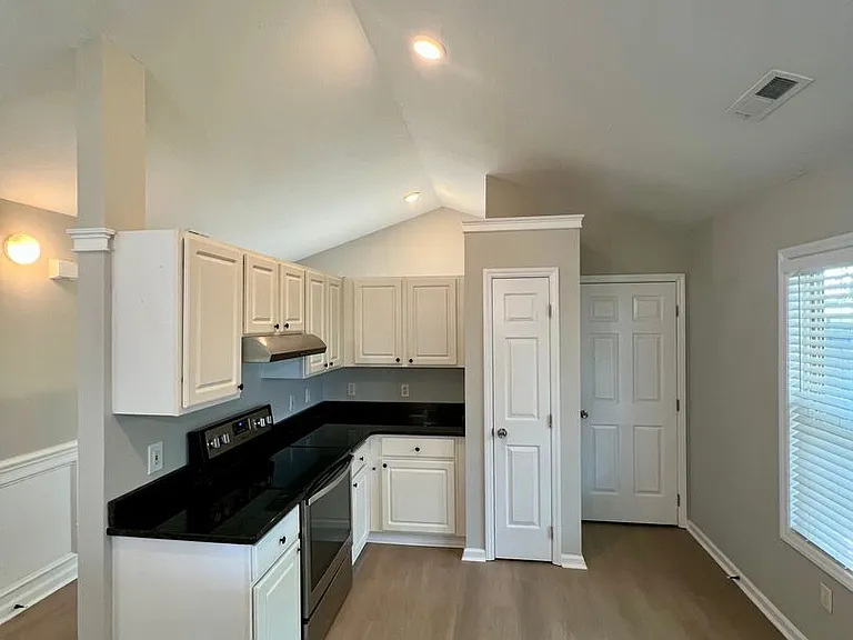 2409 Sunburst Ct — Photo 6