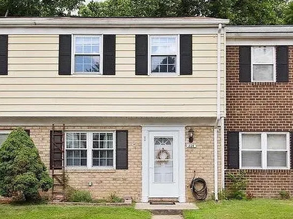 228 Candlelight Ln, Glen Burnie, MD 21061