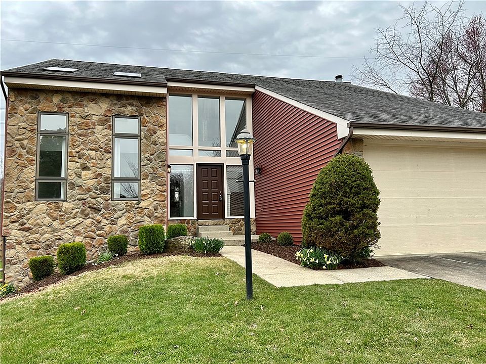 1st image of 121 Village Dr