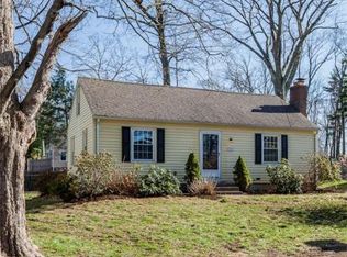 10 Crescent Hl, East Longmeadow, MA 01028