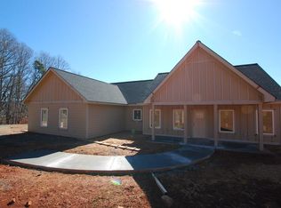 102 Jack Groves Ln, Hayesville, NC 28904