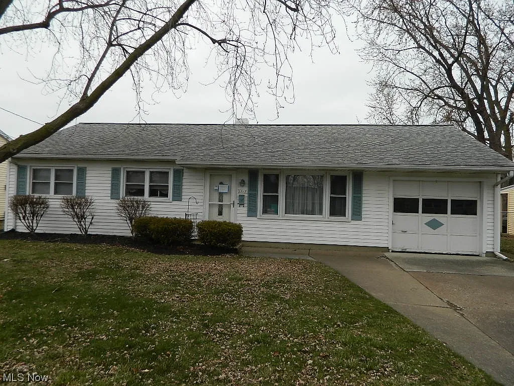 2717 N Bayview Ln photo 1