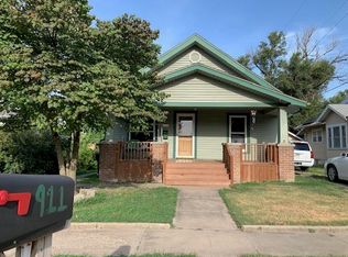 911 N Pine St, Newton, KS 67114