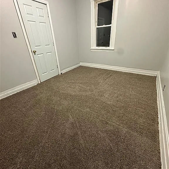 2300 Whalen St — Photo 5