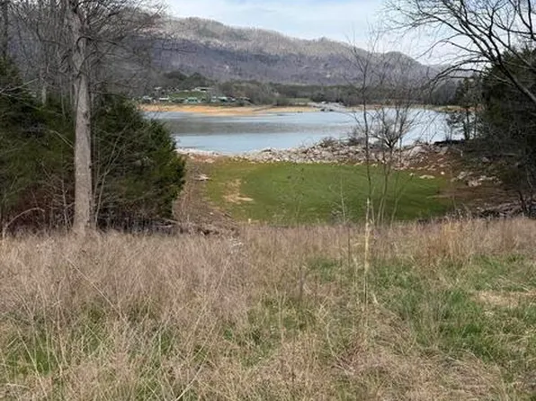 102 Walnut Bend Dr, Whitesburg, TN 37891