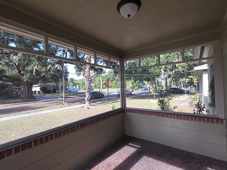 1010 E Central Blvd — Photo 22