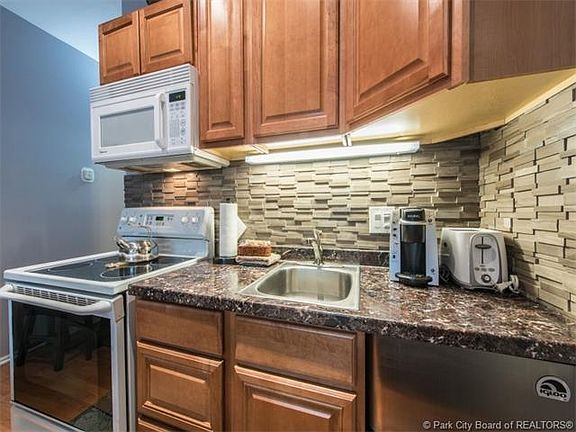 3rd image of 2305 Sidewinder Dr #901
