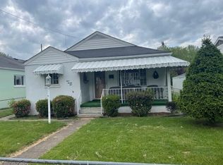 425 24th St, Dunbar, WV 25064