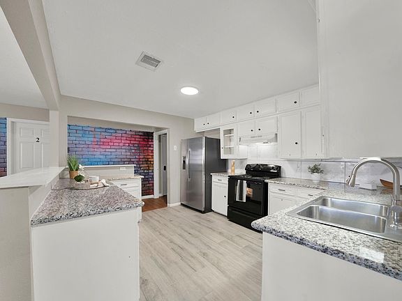 5th image of 3826 Noah St