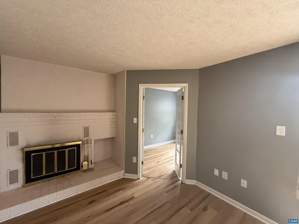 132 Turtle Creek Rd APT 7, Charlottesville, VA 22901