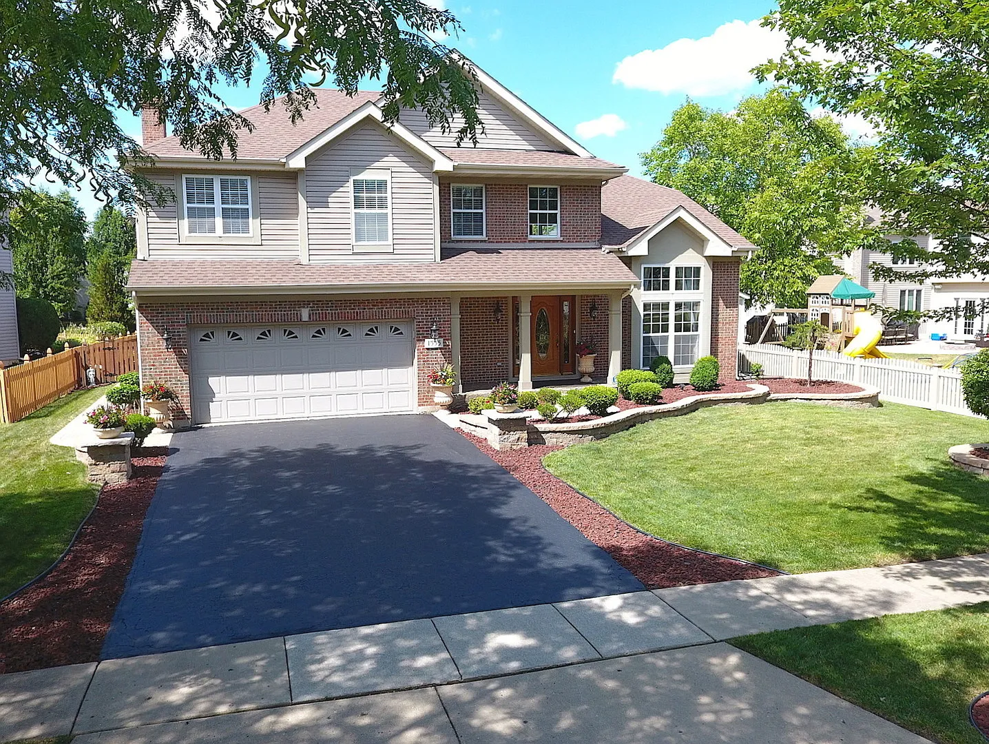 1535 Longmeadow Ln photo 1