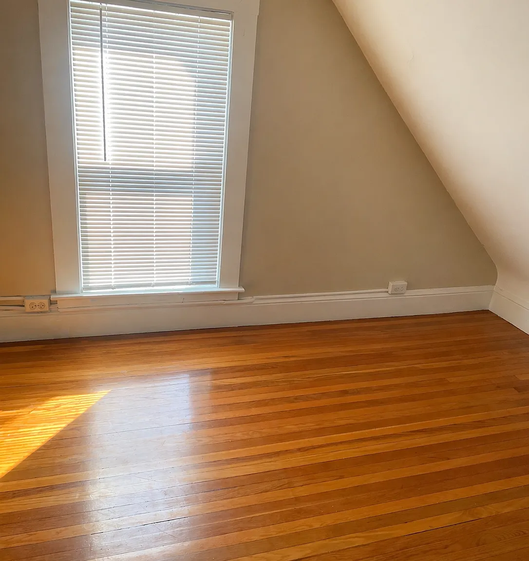 3 bed, 1300 sqft, $2,500 — Photo 4