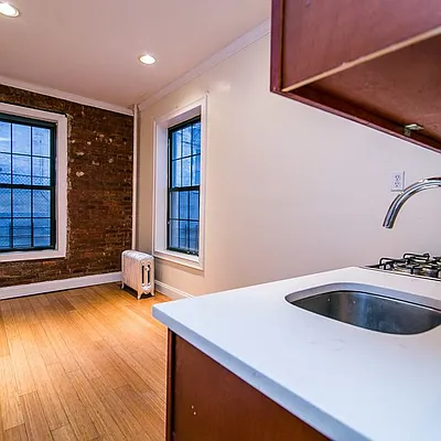 Rented by Nooklyn NYC LLC | media 8