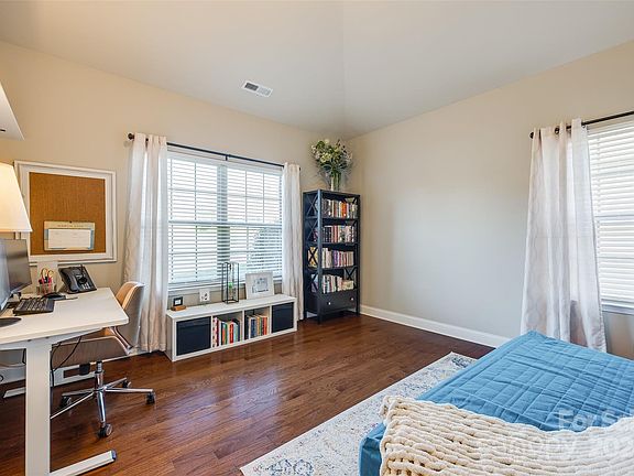 5th image of 5016 Timberline Ln