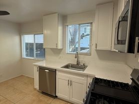 3042 Livonia Ave, 078B1