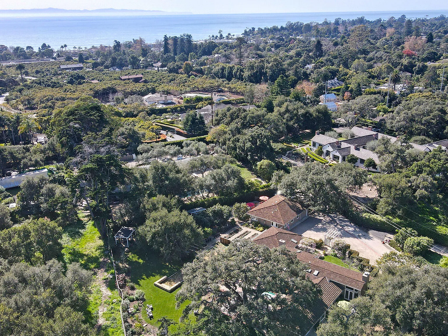 3 bed, 2.5 bath, 2368 sqft, $20,000 — Photo 4