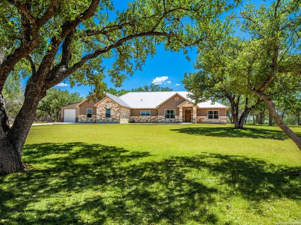 509 MUSTANG CROSSING DR, Pipe Creek, TX 78063