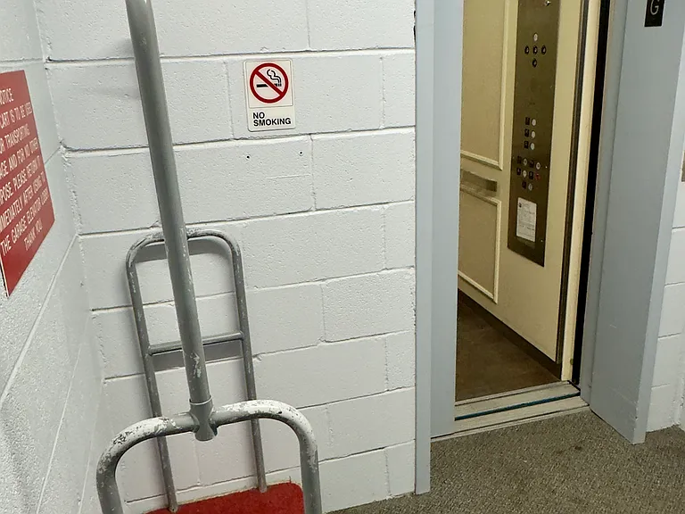 Cart and the entrance to the elevator
