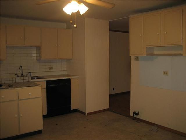 2nd image of 1213 Woodmere Dr