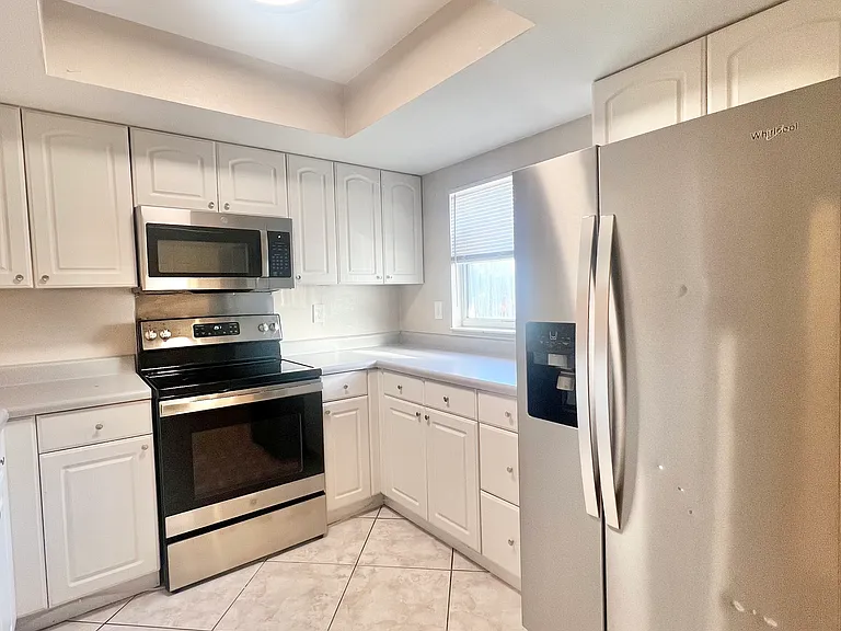 1713 Azalea Ct #C — Photo 3