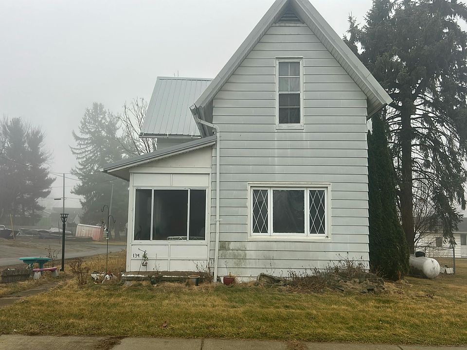 1st image of 139 Main St