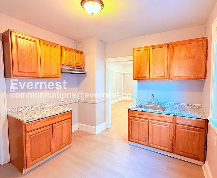 2302 Hazelwood St #1 — Photo 2