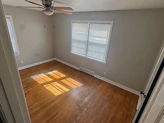 4th image of 9425 Auburn Dr
