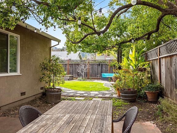 4th image of 8 Miriam Drive