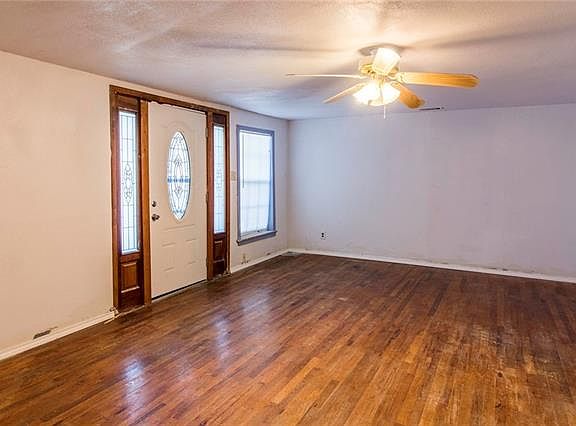 4th image of 125 W Lemon St