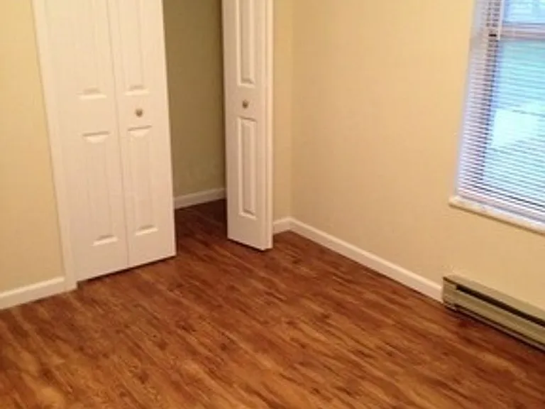 307 E Hackberry St — Photo 4