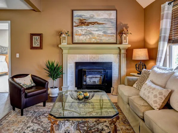 6806 Windtree Ln, Lake Ann, MI 49650