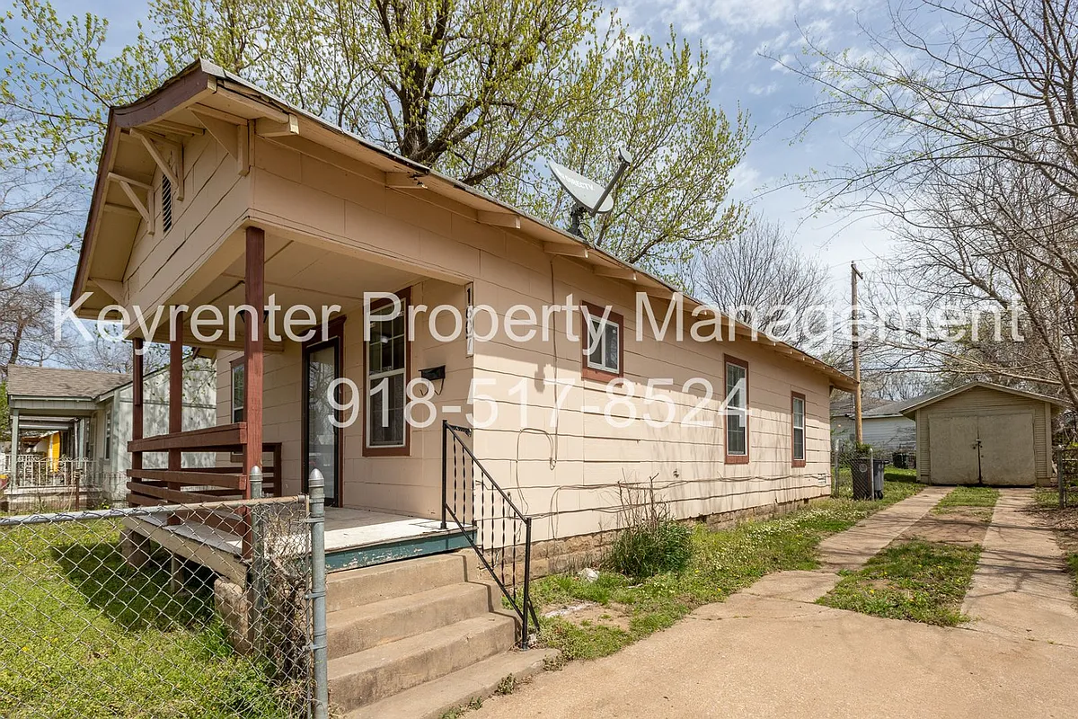 Building Photo - 1607 N Lewis Pl