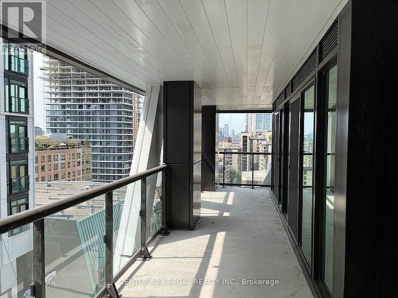5th image of 238 Simcoe St #1409