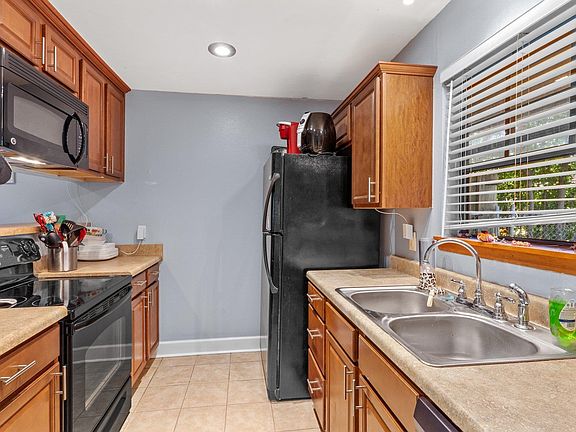 2nd image of 4006 Breezee Ct